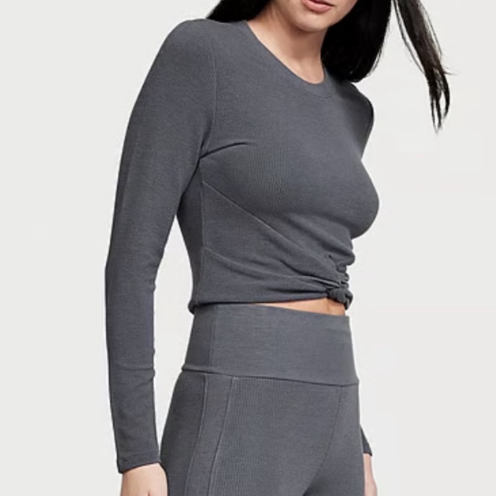 🆕 Victoria’s Secret Charcoal Twist-Front Long-Sleeve Top